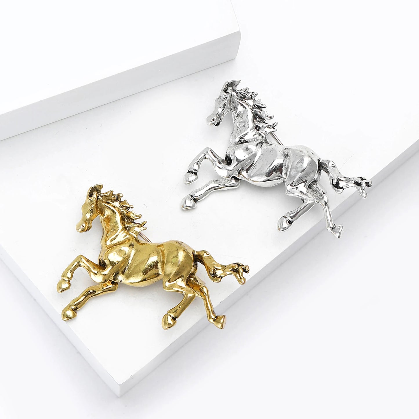 Beaut&Berry Classic Horse Brooches for Women Unisex Animal Pins Friends Party Gifts Banquet Jewellery Accessories
