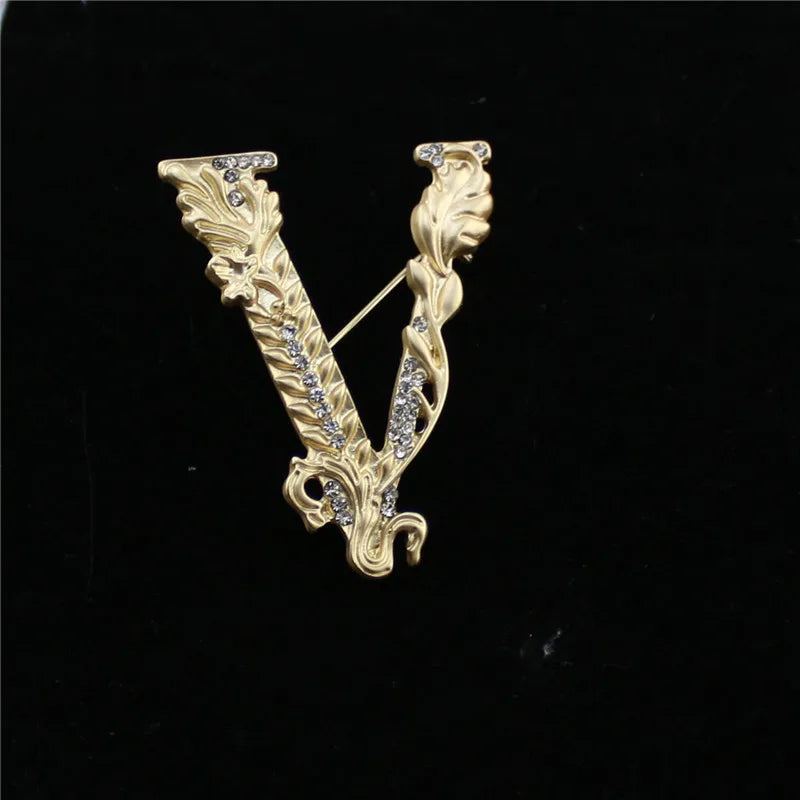 Vintage Palace V letters Brooches Pins For Women Men Crystal Matte Badges Classic High Quality Accessories Unisesx Baroque Pin