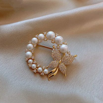 SKEDS High-end Women  Exquisite Crystal Flower Badges Pin Fashion Creative Luxury Rhinestone Shining Brooch Corsages