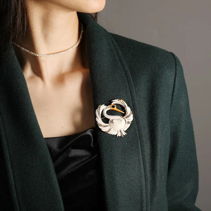 Vintage Classic Women Men Enamel Crystal Goose Badges Pins Palace Baroque Animal Design Unisex Bag Suit Accessories Brooches