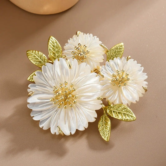 New Romantic Daisy Brooches Fashion Flower Shape Lapel Pin For Women Party Jewelry Banquet Clothing Decor Accessories Gifts