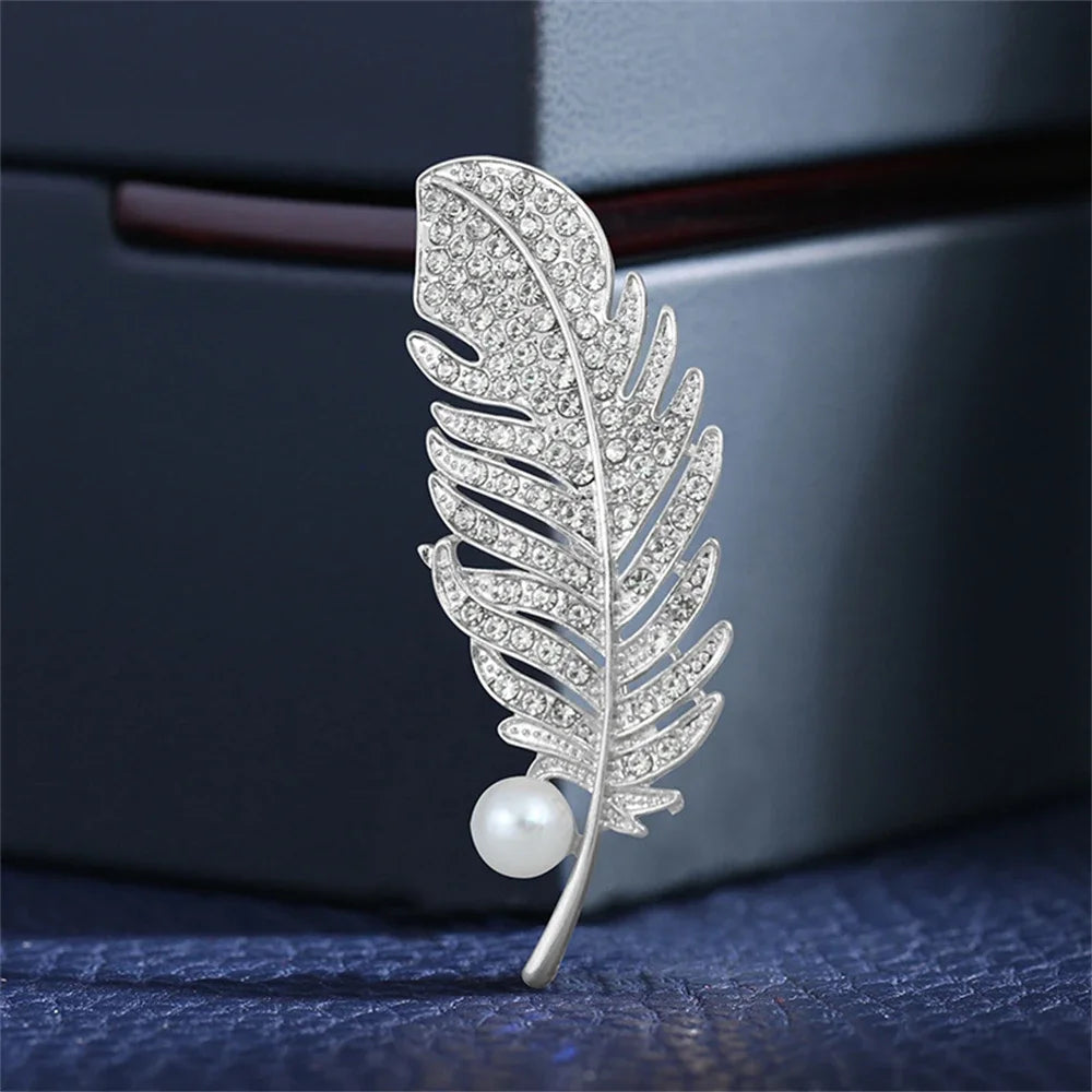 Luxury Crystal Feather Pearl Brooches Metal Suit Pins Fashion Clothing Accessory Jewelry For Women Men Wedding Bridal Party