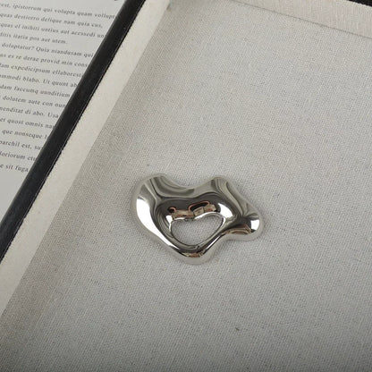 Trendy Metal Irregular Hollow Brooch for Women Men Fashion Lapel Pin Suit Texture Design Jewelry Accessories Gift