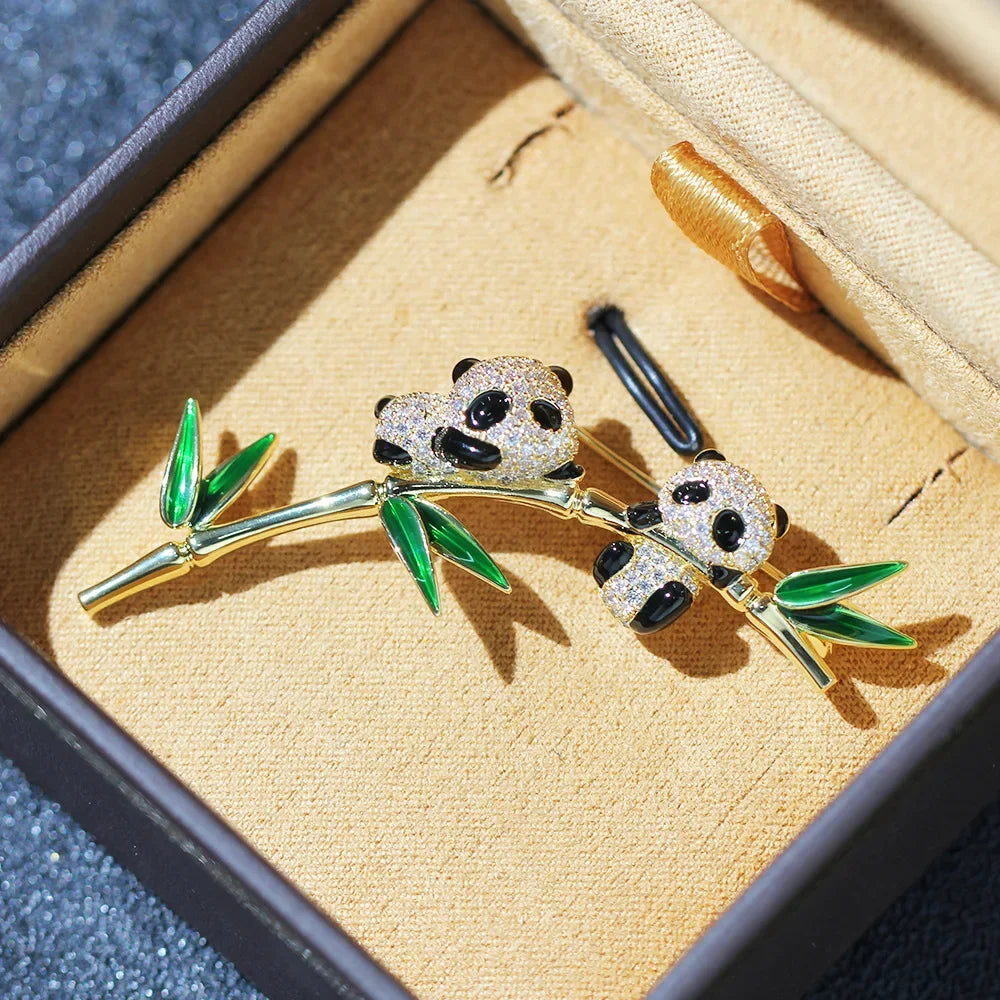 Chinese Style Two Pandas Design Ladies Brooch Novelty Elegant Cartoon Animals Rhinestone Clothing Accessories Lapel Pin