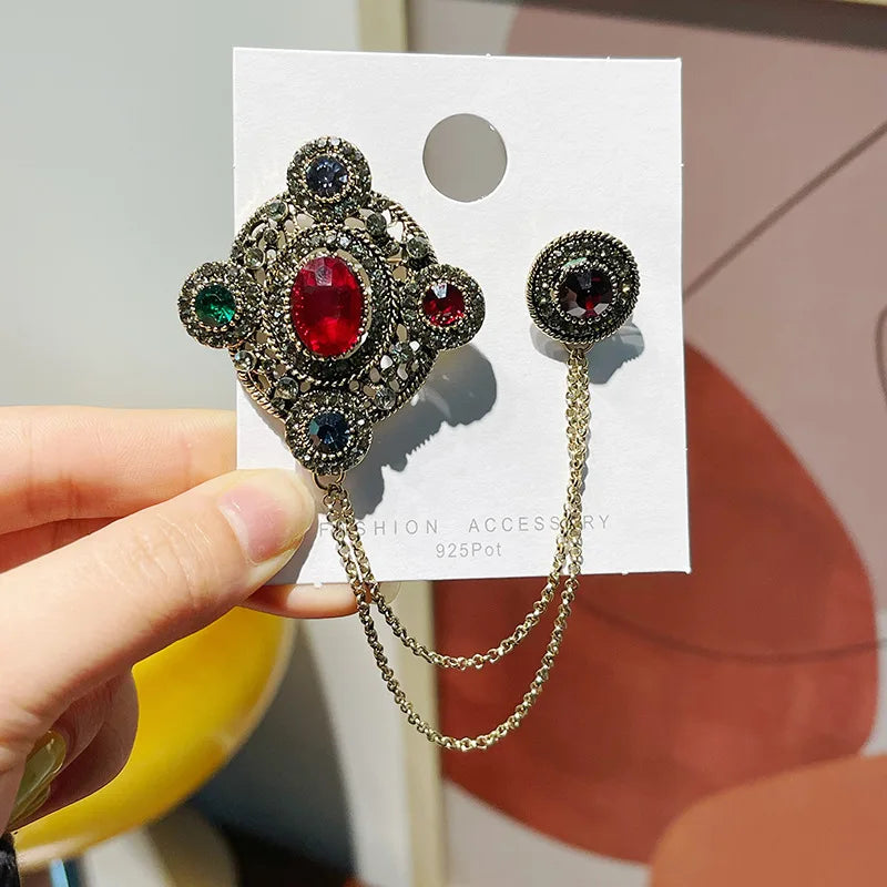 Studded Pearl Shaped Square Brooch Women Palace Style Retro Design Sense Suit Pin Niche Fashion Accessories for Lady Gift