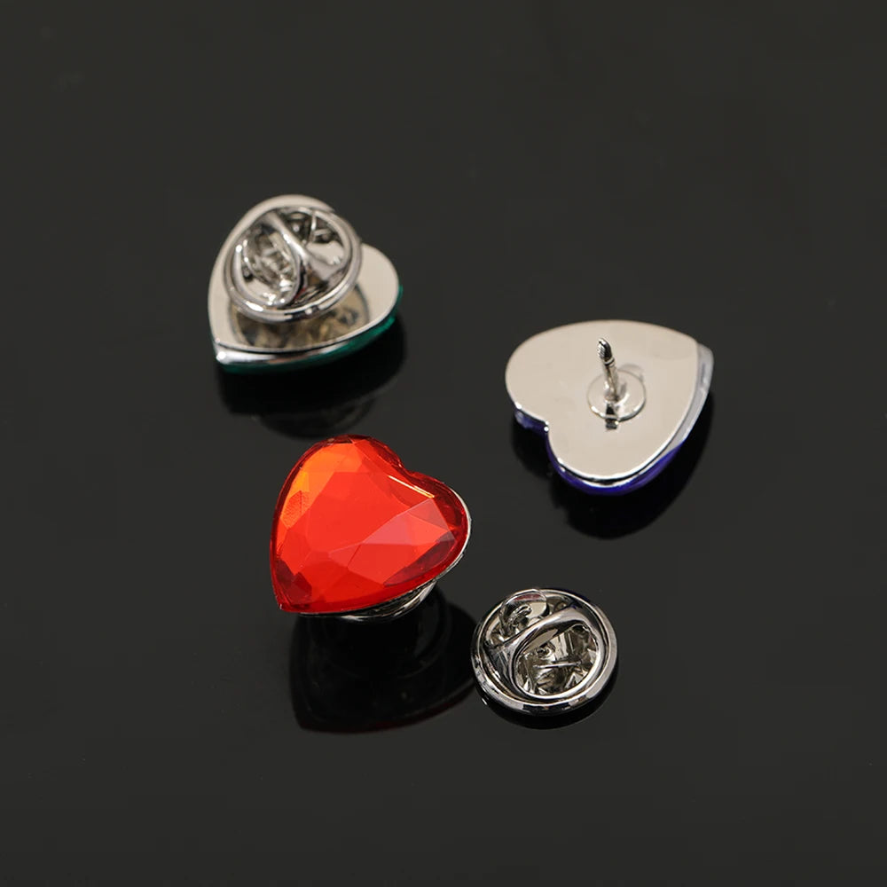 Wholesale Romantic Heart of the Ocean Brooches Blue Red Green Resin Crystal Pins For Women Girls Coat Blouse Bag Jewelry Gift