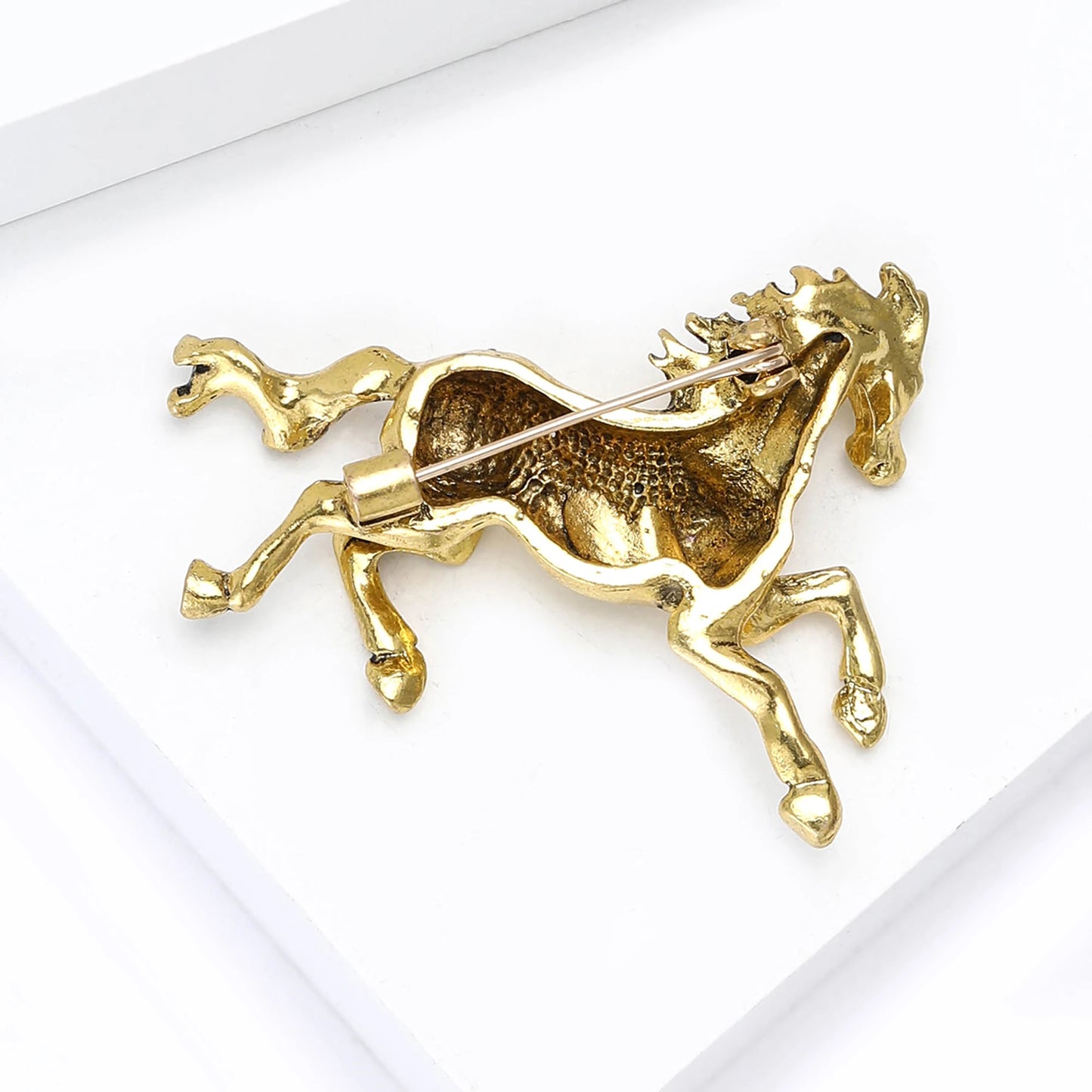 Beaut&Berry Classic Horse Brooches for Women Unisex Animal Pins Friends Party Gifts Banquet Jewellery Accessories