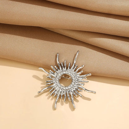 Hollow Sun-shaped Brooch Universal Alloy Badge for Men and Women Trendy Versatile Clothes Backpack Scarf Accessories Brooch