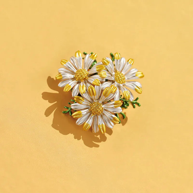 SKEDS Ladies' Exquisite Countryside Chrysanthemum Brooch Elegant Suit Accessory Coat Corsage High-End Luxury Sunflower Pin