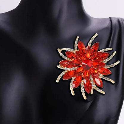 Beaut&Berry Luxury Crystal Glass Flower Brooches for Women Rhinestone Pins Friends Party Gifts Banquet Jewellery Accessories