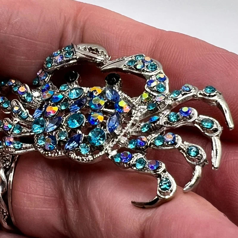 New fashion blue crystal crab brooch for women and men cute animal brooch fashion banquet jewelry holiday gift