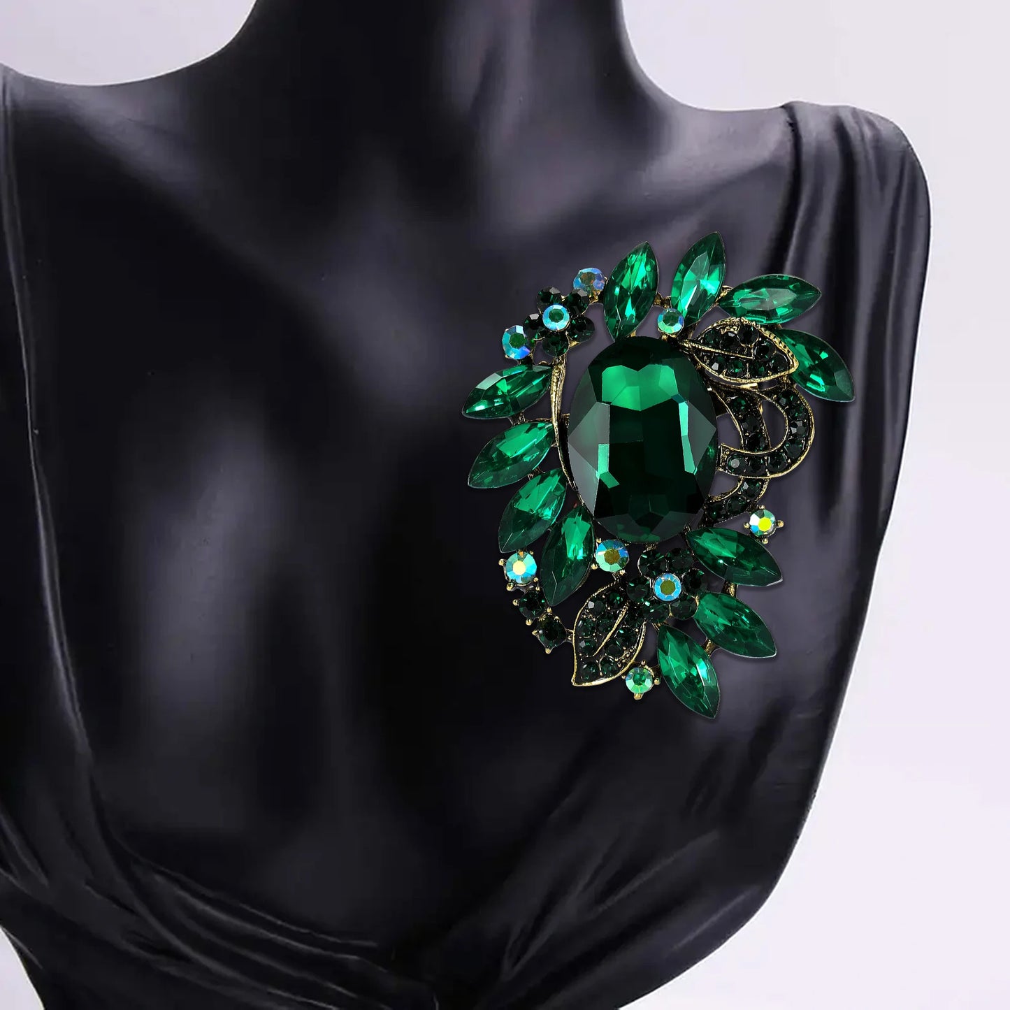 Beaut&Berry Luxury Crystal Glass Brooches for Women Rhinestone Pins Friends Party Gifts Banquet Jewellery Accessories