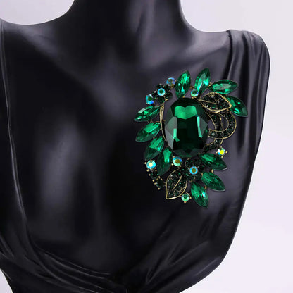 Beaut&Berry Luxury Crystal Glass Brooches for Women Rhinestone Pins Friends Party Gifts Banquet Jewellery Accessories