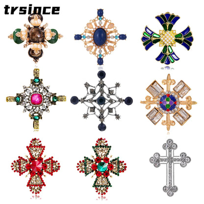 Luxury Vintage Court Cross Brooch Baroque Openwork Shiny Crystal Pearl Pin Men's and Women's Metal Enamel Jewelry Gifts