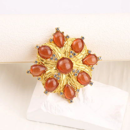 Luxury Vintage Court Cross Brooch Baroque Openwork Shiny Crystal Pearl Pin Men's and Women's Metal Enamel Jewelry Gifts