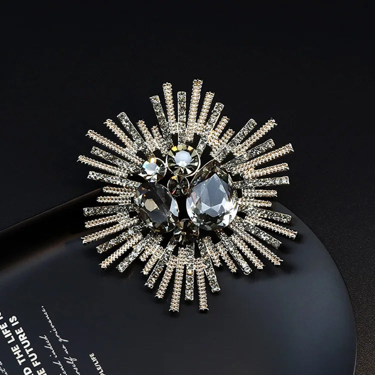 1PC Women's European and American Trendy Atmosphere Droplet brooch Fashion Dressing Banquet Party Festival Gift