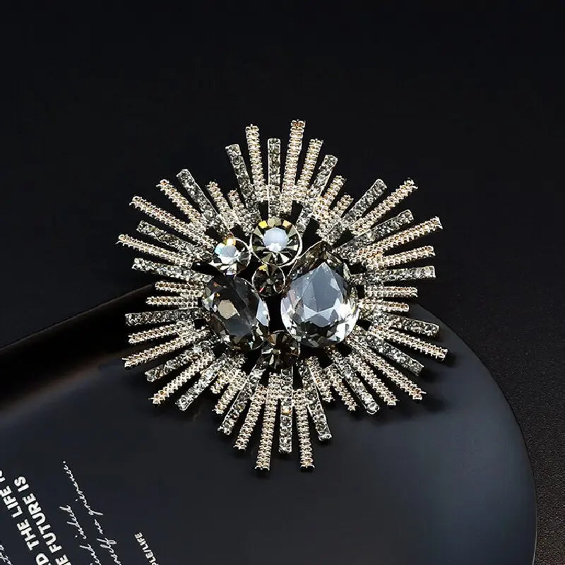1PC Women's European and American Trendy Atmosphere Droplet brooch Fashion Dressing Banquet Party Festival Gift