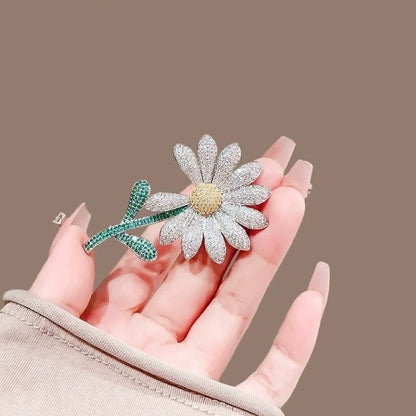 1Pc Exquisite Daisy Brooch for Men Women Dainty Plant Sunflower Shaped Pins Jewelry Trendy Accessories Party Gifts 2025