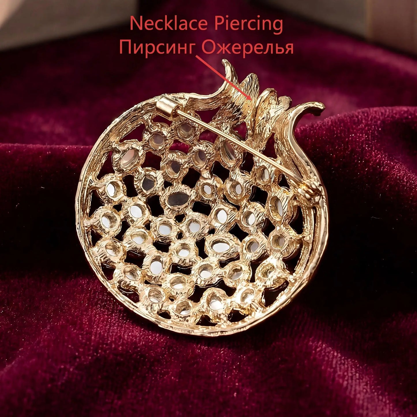Beaut&Berry Luxury Enamel Openwork Pomegranate Brooches for Women Unisex Fruit Pins Casual Party Jewelry Accessories Gifts