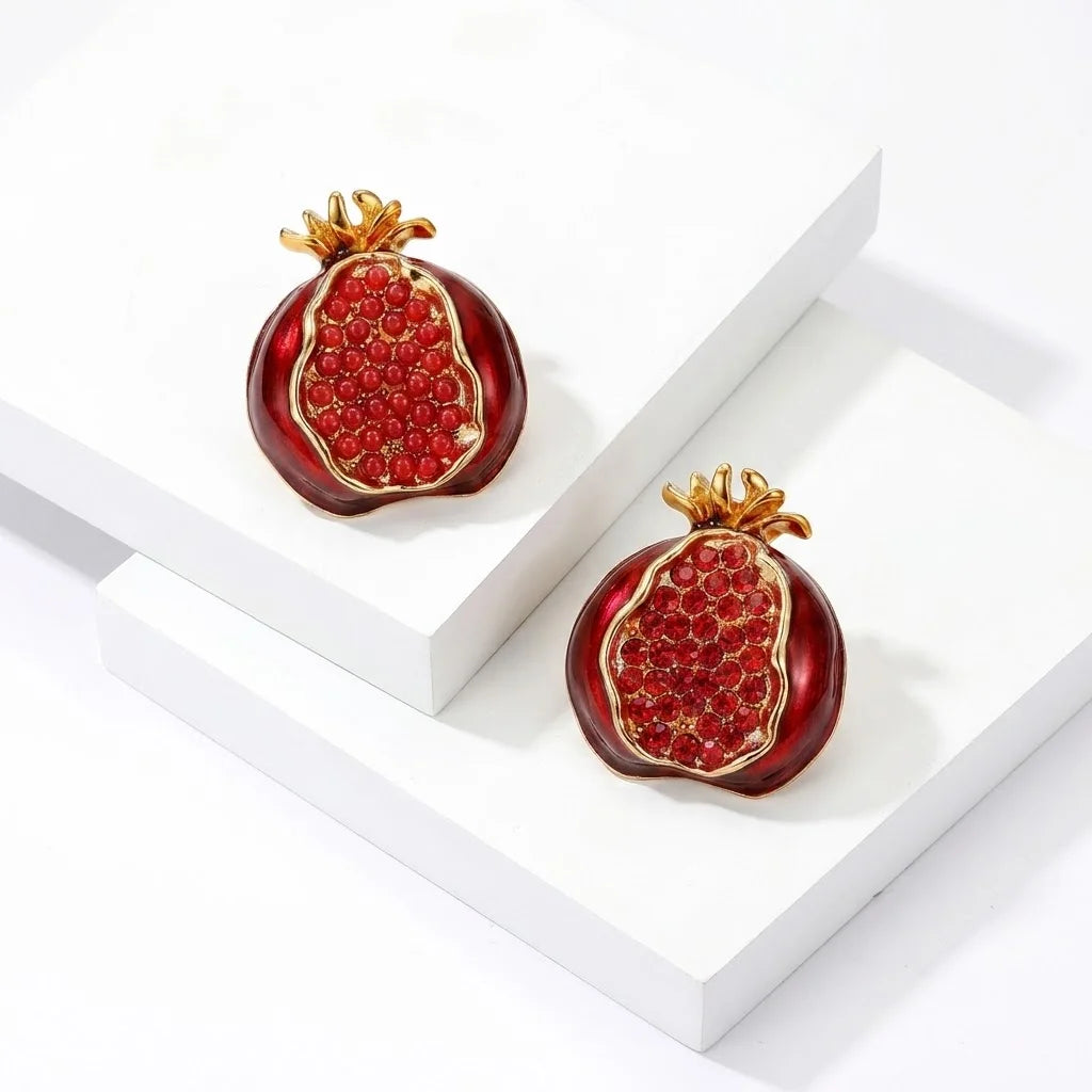 Beaut&Berry Luxury Enamel Pomegranate Brooches for Women Unisex Fruit Pins Casual Party Jewelry Accessories Gifts Decoration