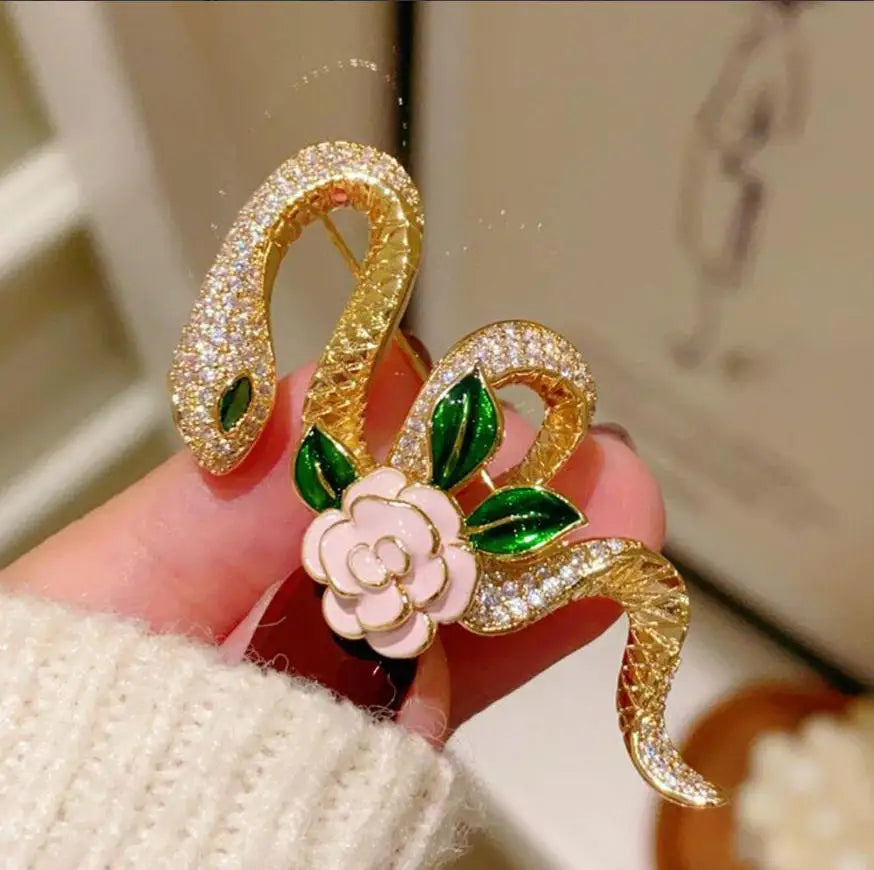 Clearance Price Snake Shape Brooches for Women Men Rhinestone Crystal Lapel Pin Clearance Sale