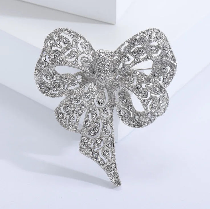 Luxury Sparkling Rhinestone Bow Brooch for Women Men Crystal Bowknot Pins Office Party Friend Jewelry Accessories Gifts