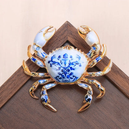 Chinese-style Blue-and-White Porcelain Pattern Brooches for Men and Women, Featuring Insect, Animal, Plant, and Floral Designs