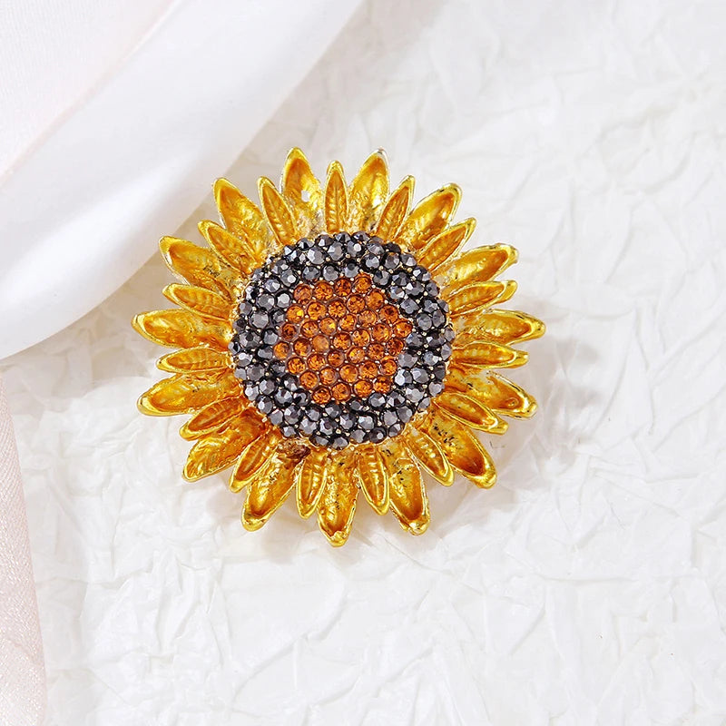 Shiny Rhinestone Sunflower Brooch Pin For Women Luxury Zircon Daisy Flower Collar Badge Elegant Floral Bouquet Corsage Jewelry