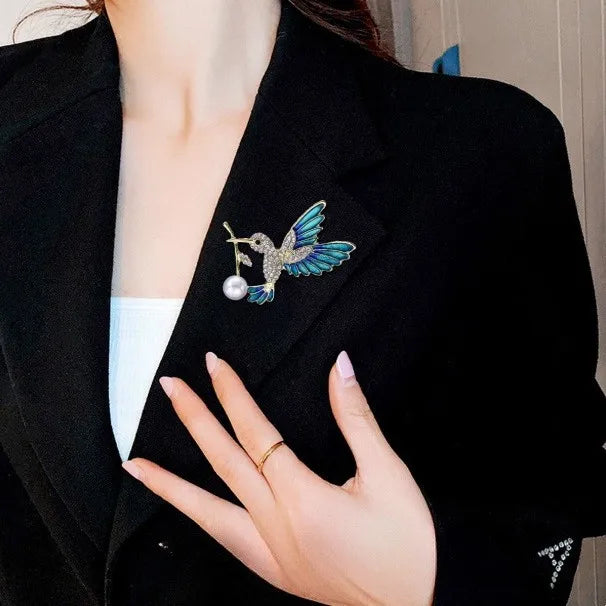 Lucky Hummingbird Bird Brooches Enamel Swallow Sparrow Pin with Rhinestone for Women Men Backpack Gifts Jewelry Accessories