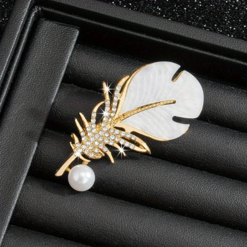 SKEDS Women Men Fashion Exquisite Crystal Feather Pearl Brooch Pin Elegant Classic Lady High-end Badges Accessories Gift
