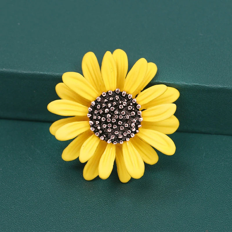 Shiny Rhinestone Sunflower Brooch Pin For Women Luxury Zircon Daisy Flower Collar Badge Elegant Floral Bouquet Corsage Jewelry