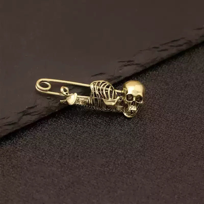 Vintage Halloween Skeleton Brooch for Men Punk Retro Skull Lapel Pin Gothic Clothing Fashion Jewelry Accessories Gift