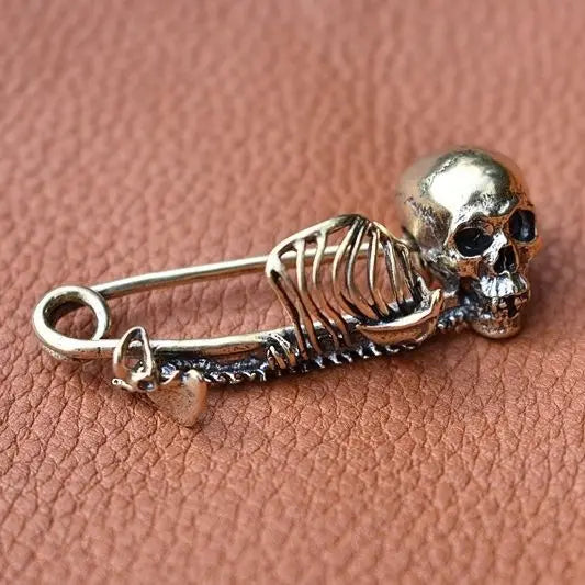 Vintage Halloween Skeleton Brooch for Men Punk Retro Skull Lapel Pin Gothic Clothing Fashion Jewelry Accessories Gift