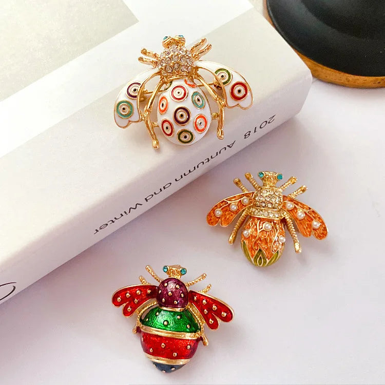 SKEDS Luxury Vintage Women Crystal Cute Enamel Bee Brooches Pins Baroque Pearl Insect Jewelry Brooch For Lady Badges Lapel Pins