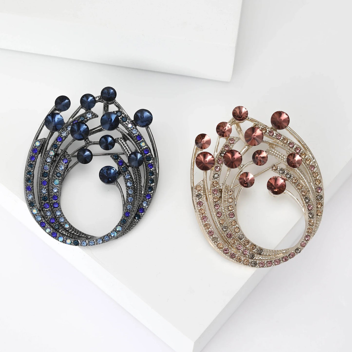 Rhinestone Flower Brooches for Women Alloy Palace Style Pins Event Party Backpack Decoration Clothes Accessories