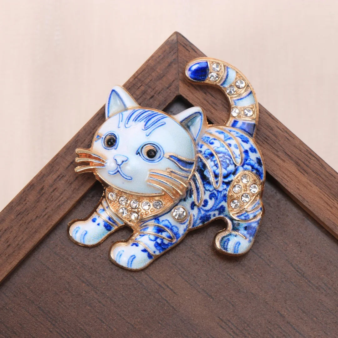 Chinese-style Blue-and-White Porcelain Pattern Brooches for Men and Women, Featuring Insect, Animal, Plant, and Floral Designs