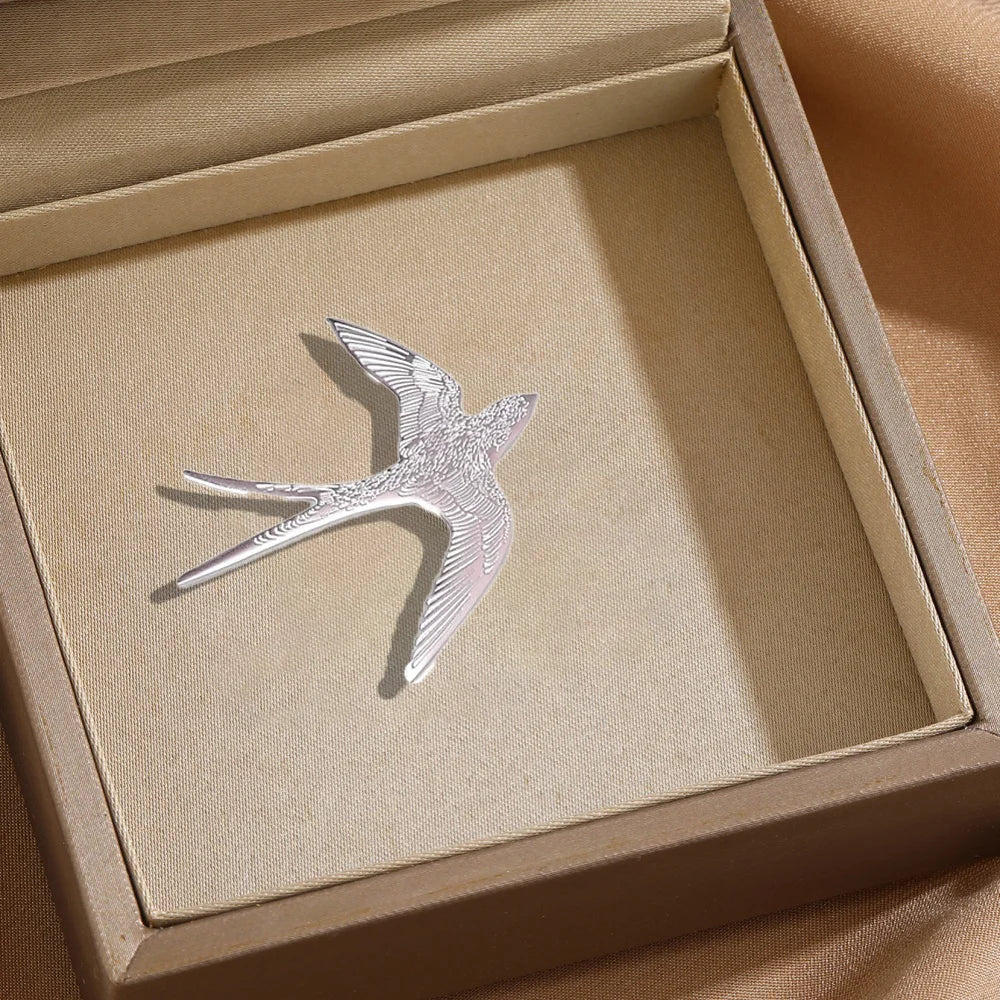 Swallow-shaped Brooch Universal Metal Simple Bird Badge Fashionable and Versatile Clothes Bag Scarf and Accessories Brooch