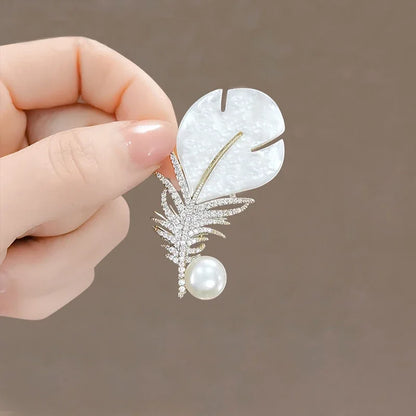 Exquisite Crystal Bird Brooch Women Badges Rhinestone Peacock Open Screen Party Lapel Pin Accessories