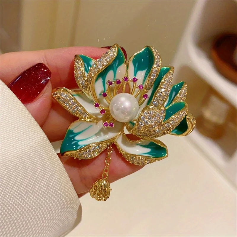 Women's Retro Chinese Style Green Enamel Lotus Flower Brooch Banquet Party Elegant Light Luxury Suit Jacket Pin Corsage
