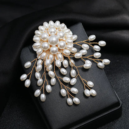 SKEDS 2022 Exquisite Luxury Women Rhinestone Flower Brooch Badges Pearl Crystal Plant Brooches High Quality Retro Pin For Lady