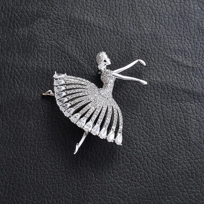 Luxury Rhinestone Cocktail Glass Brooch Creative Snowflake Brooch Jewelry Cubic Zirco Brooch Lady Bouquet Christmas Brooch