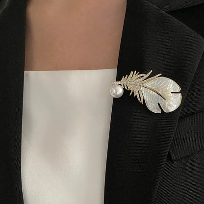 Luxury Crystal Feather Pearl Brooches Metal Suit Pins Fashion Clothing Accessory Jewelry For Women Men Wedding Bridal Party