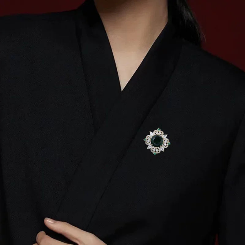 Fashion Green Crystal Brooch Small Lapel Pin Suit Cardigan Corsage Neckline Fashion Jewelry Accessories Gift