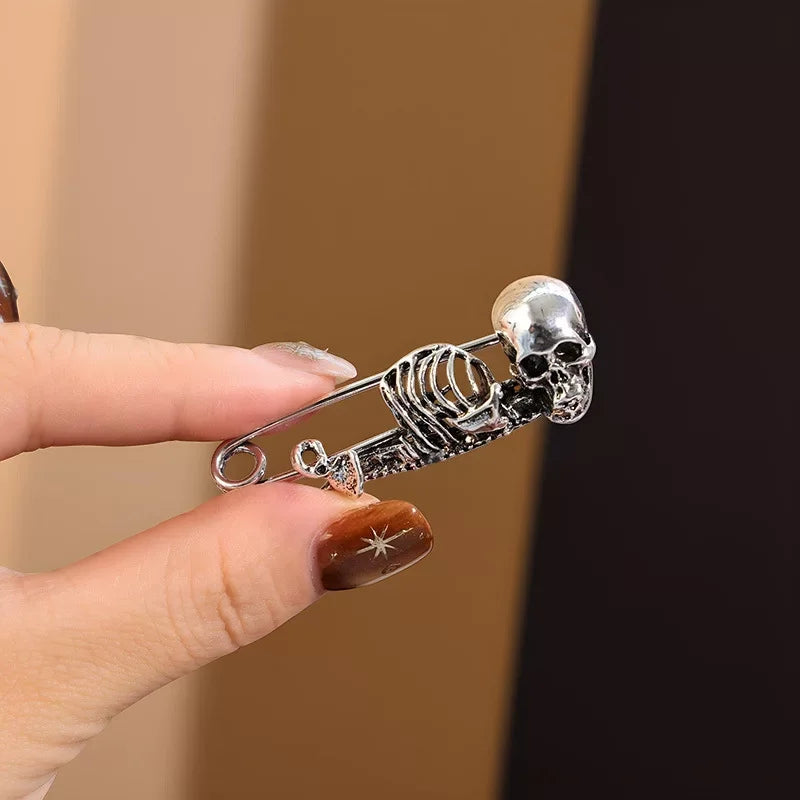 Vintage Halloween Skeleton Brooch for Men Punk Retro Skull Lapel Pin Gothic Clothing Fashion Jewelry Accessories Gift