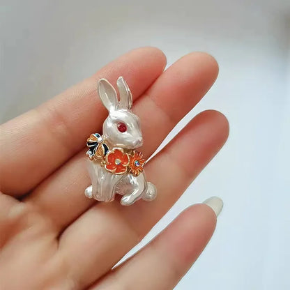 Creative Lovely Enamel Rabbit Flower Brooches For Women Cartoon Pearl Animal Lapel Pin BFF Backpack Jewelry Gifts