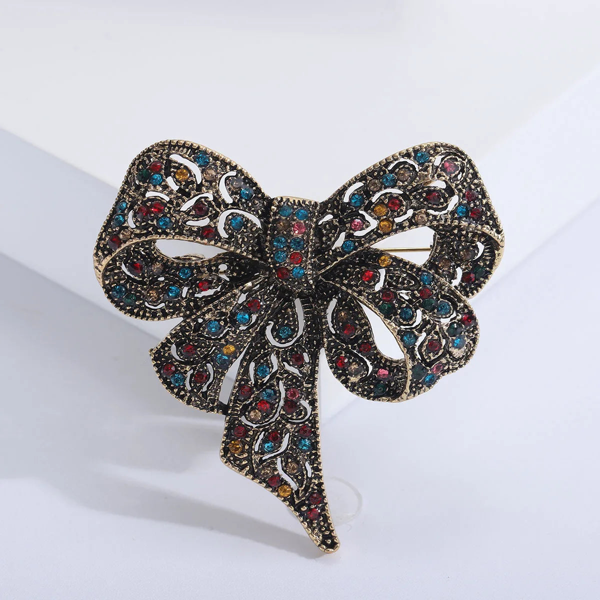 Luxury Sparkling Rhinestone Bow Brooch for Women Men Crystal Bowknot Pins Office Party Friend Jewelry Accessories Gifts