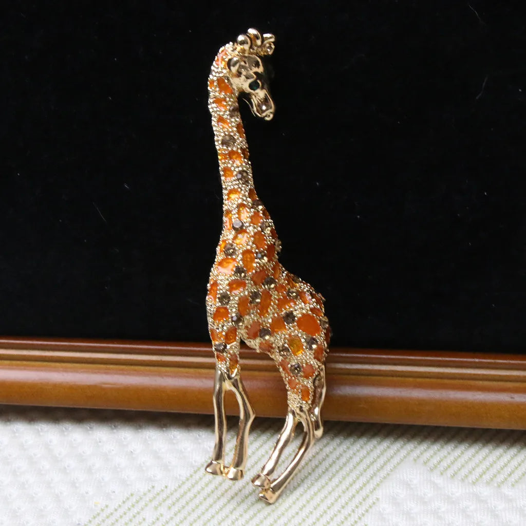 Baroque Luxury Beautiful Giraffe Animal Design Brooch for Men and Women, Jewelry Accessories, Wedding Holiday Party Gift