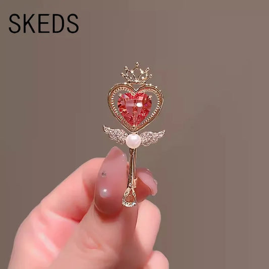 SKEDS Women Men Exquisite Heart Magic Wand Crystal Brooch Badges Fashion Creative Korean Style Rhinestone Pin Accessories
