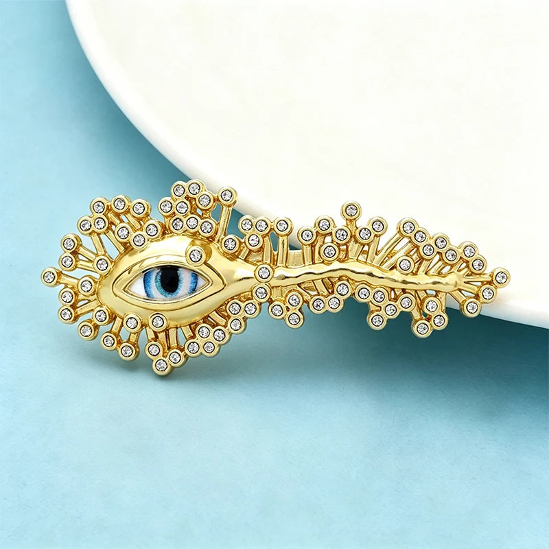 Wuli&baby Charming Artistic Eye Brooches For Women Unisex Luxury Rhinestone Love Eyes Office Party Brooch Pin Gifts