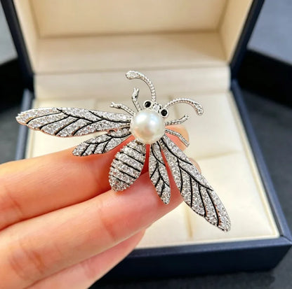 Delicate Insect Brooch for Women Little Bee Lapel Pins Crystal Rhinestone Brooch Jewelry Gifts 2026 New
